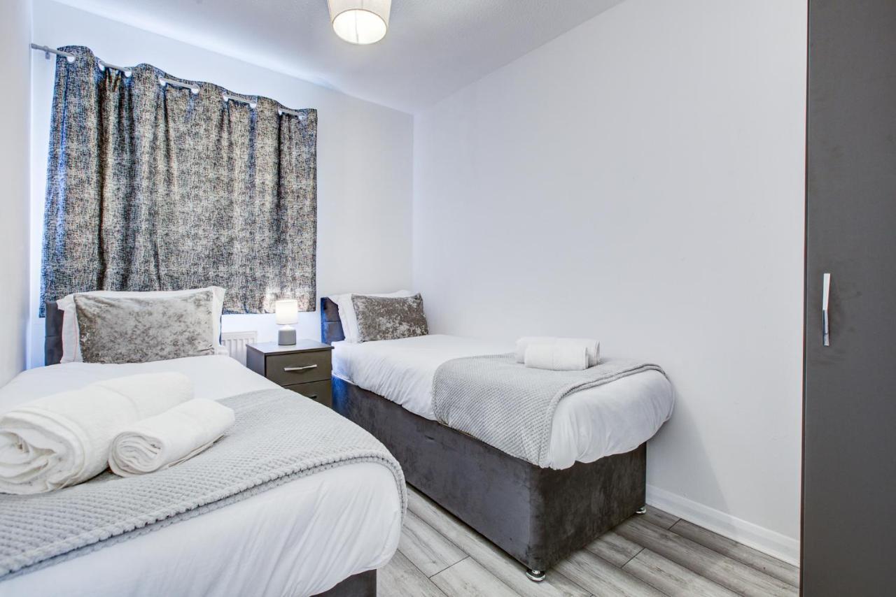 Spacious Urban Apartment In Croydon Exterior photo