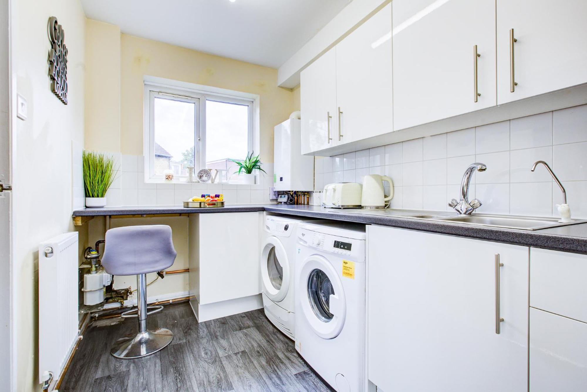 Spacious Urban Apartment In Croydon Exterior photo
